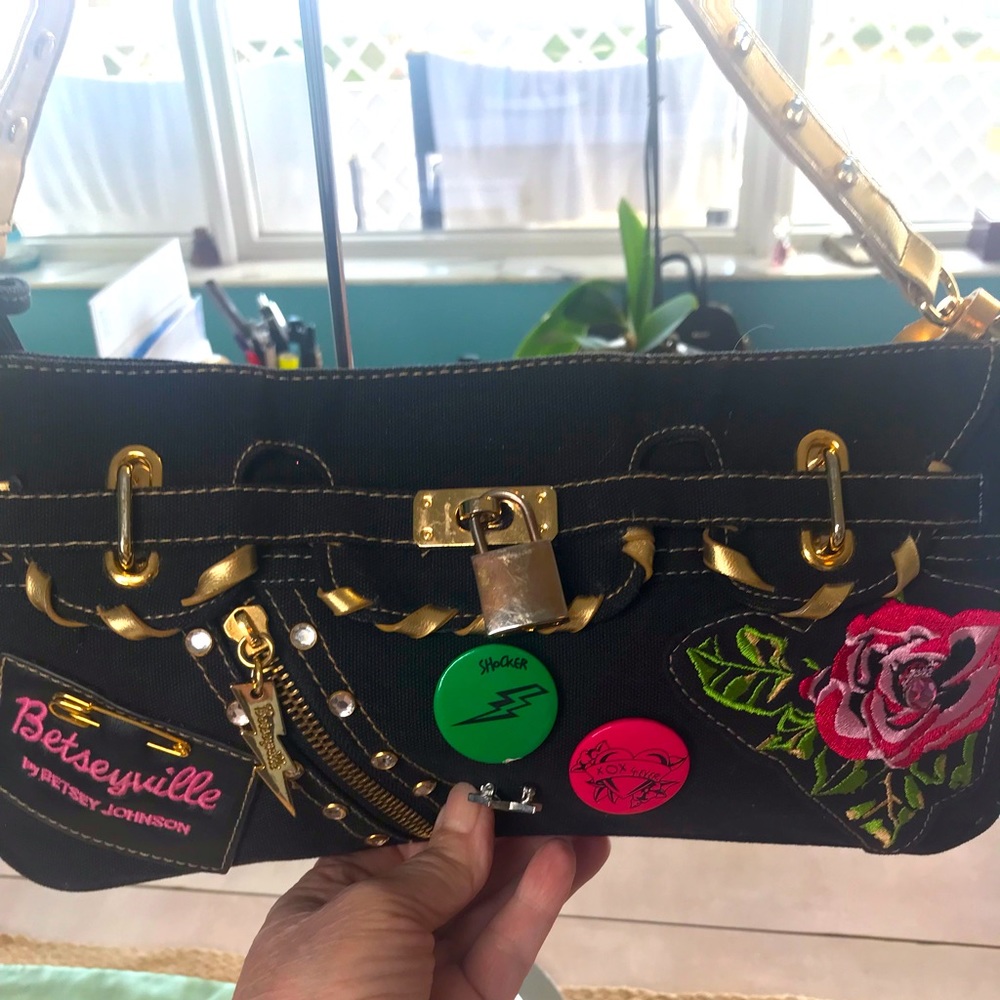Betseyville by Betsey Johnson! In extremely excellent condition! 100% Cotton❤️